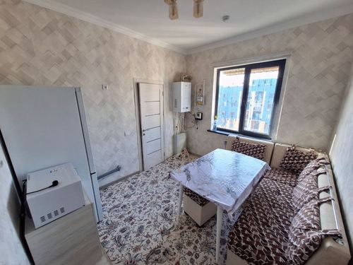 3-xonali kvartira, 77 m²