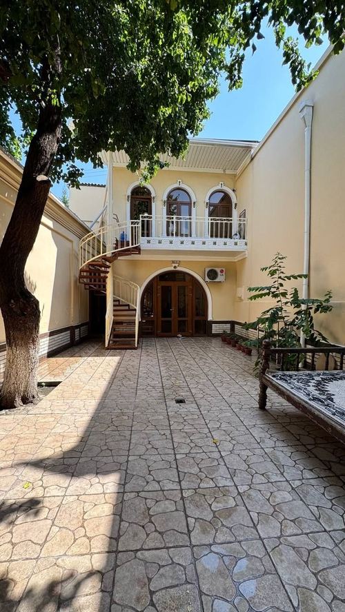 5-xonali uy, 194 m²