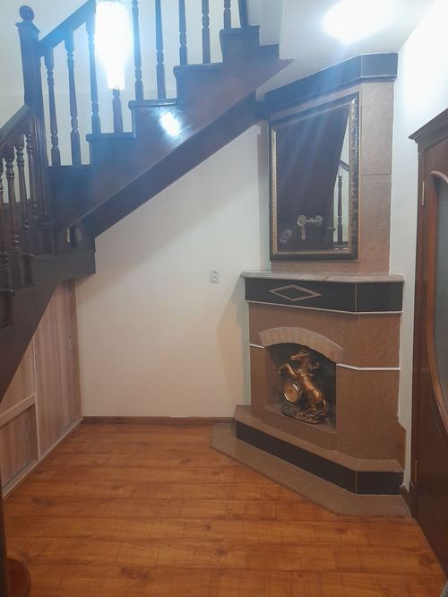 2-xonali kvartira, 80 m²