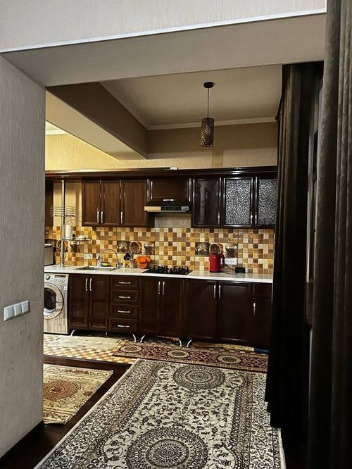 3-комнатная квартира, 130 м²