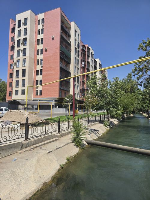 4-xonali kvartira, 136 m²