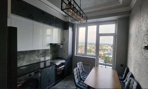 3-xonali kvartira, 83 m²