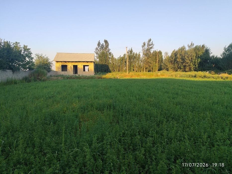 Qurilishi tugallanmagan uchastka