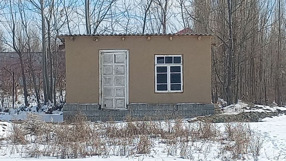 Yer maydoni sotiladi