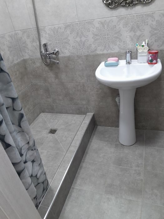 1-xonali kvartira, 49 m², Zarafshon, sotuvga