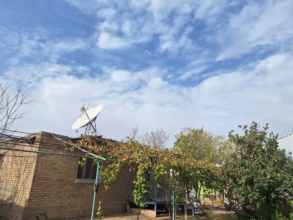 2-room dacha, 600 m², Zarafshan, for sale