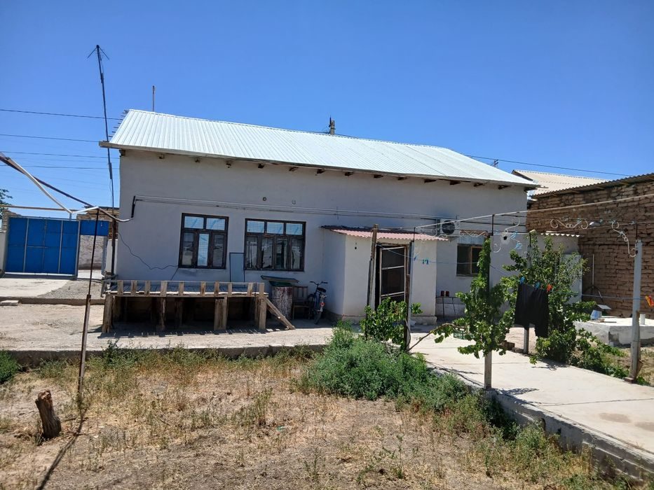 7-room house, 8 m², Zarafshan, for sale