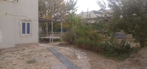 3-room dacha, 900 m²