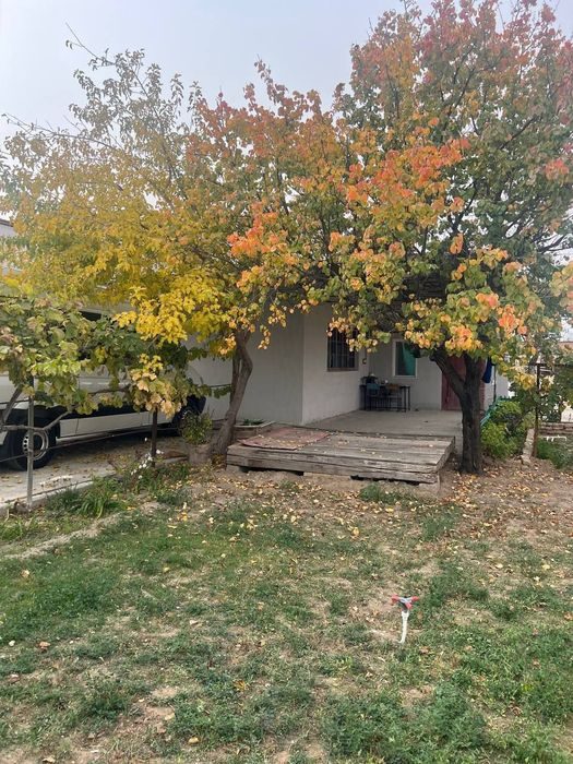 3-комнатная дача, 1000 м², Зарафшан, на продажу