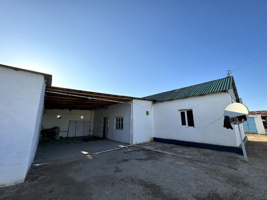 3-room house, 100 m², Zarafshan, for sale