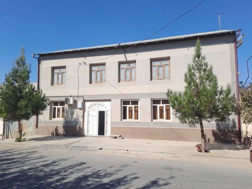 8-xonali uy qismi, 300 m²