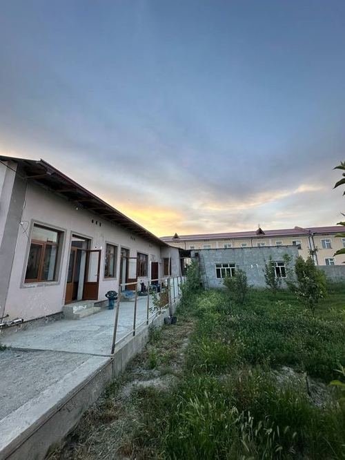 8-xonali kottej, 600 m²