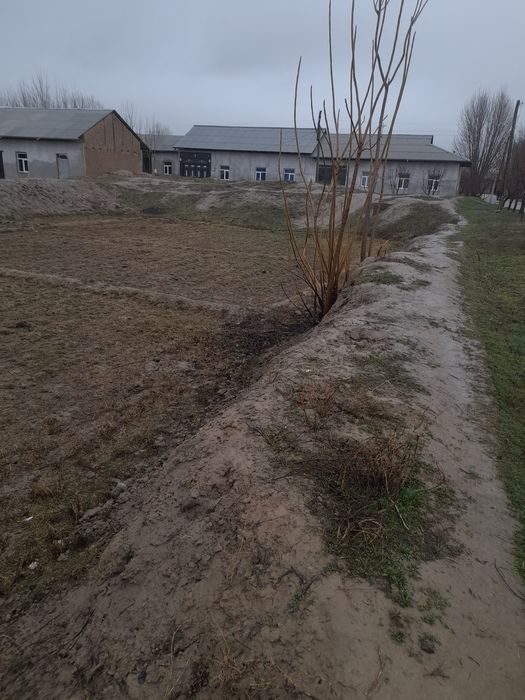 Уй куриш учун уй жой сотилади