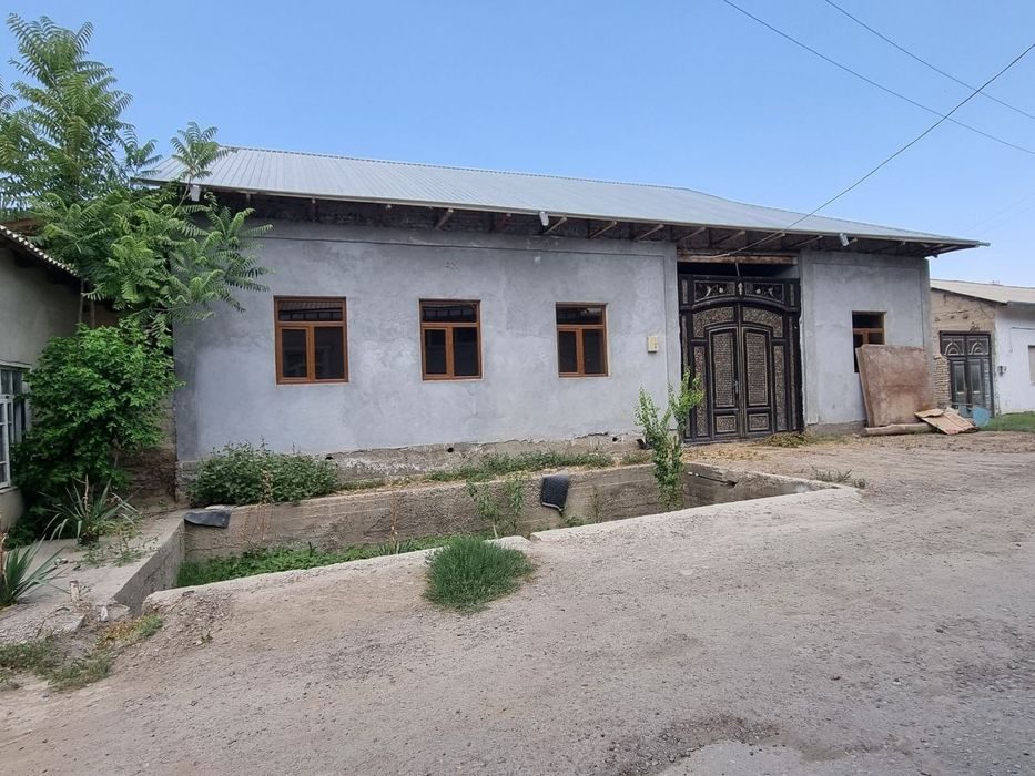 4-xonali uy, 100 m², Кармана, sotuvga