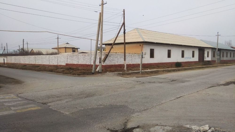 7-xonali dacha, 2100 m², Кармана, sotuvga