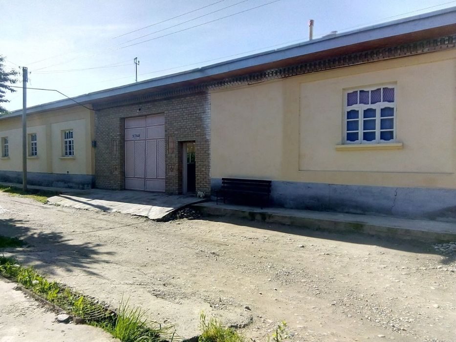 4-room house, 8 m², Kattakurgan, for sale