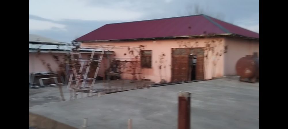 4-room house, 14 m², Kattakurgan, for sale