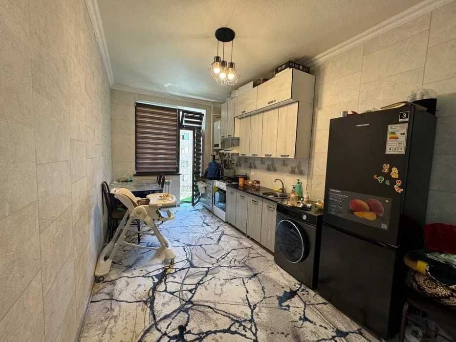 2-комнатная квартира, 70 м², Навои, на продажу
