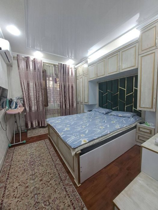 4-комнатная квартира, 97 м², Навои, на продажу