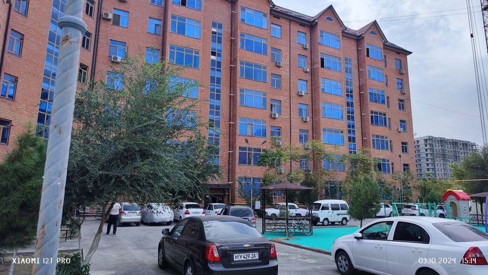2-room apartment, 82 m², Navoi, for sale