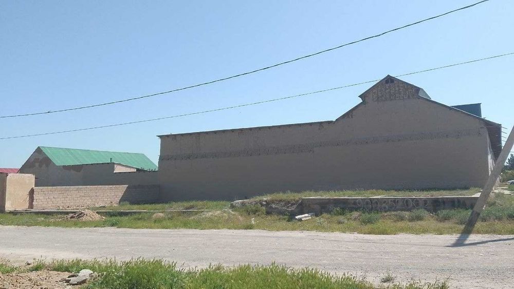 5-комнатный дом, 6 м², Навои, на продажу