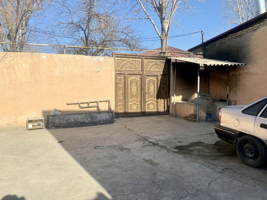 5-комнатный дом, 700 м², Навои, на продажу