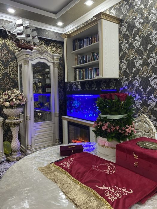 5-комнатный коттедж, 11 м², Навои, на продажу
