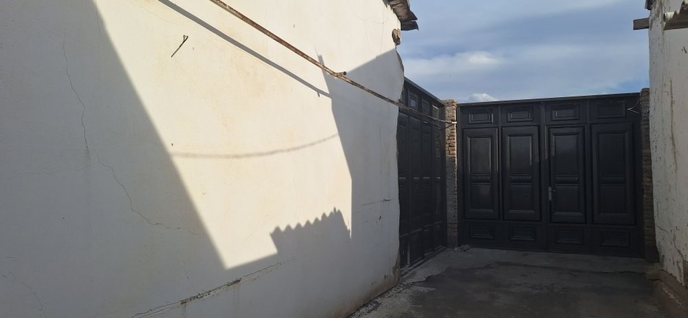 5-комнатный дом, 1012 м², Навои, на продажу