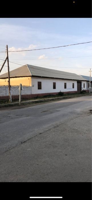 7-комнатная дача, 2100 м², Навои, на продажу