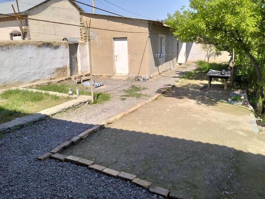 8-room house, 8 m², Navoi, for sale