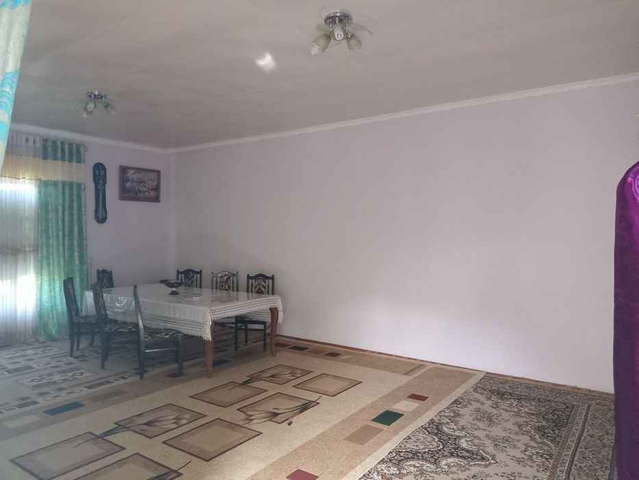 6-комнатная дача, 8 м², Навои, на продажу