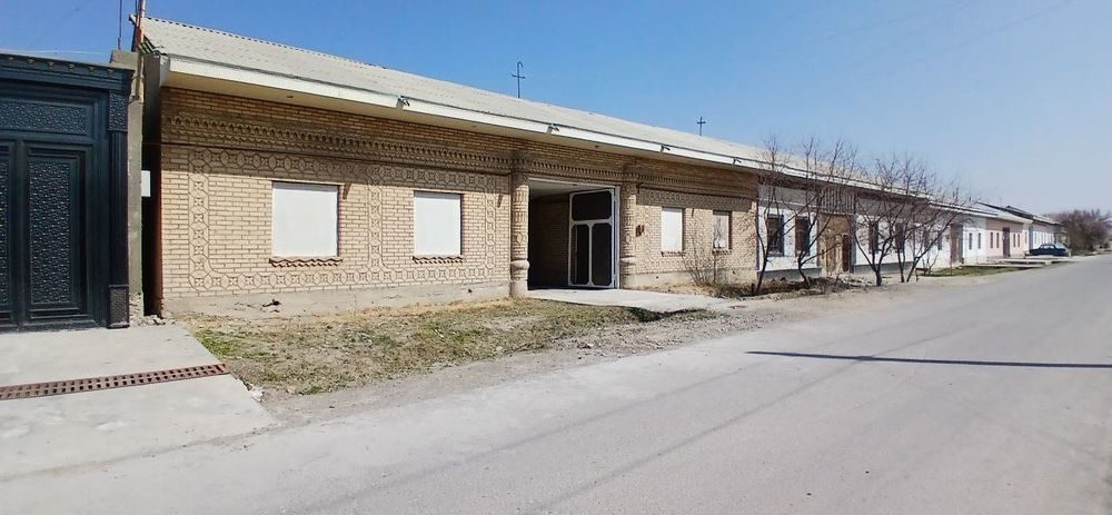 8-комнатный дом, 16 м², Навои, на продажу