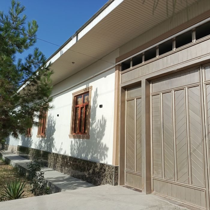 7-room house, 7 m², Navoi, for sale