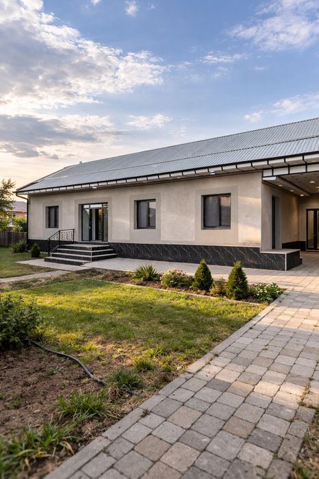 5-room house, 300 m²