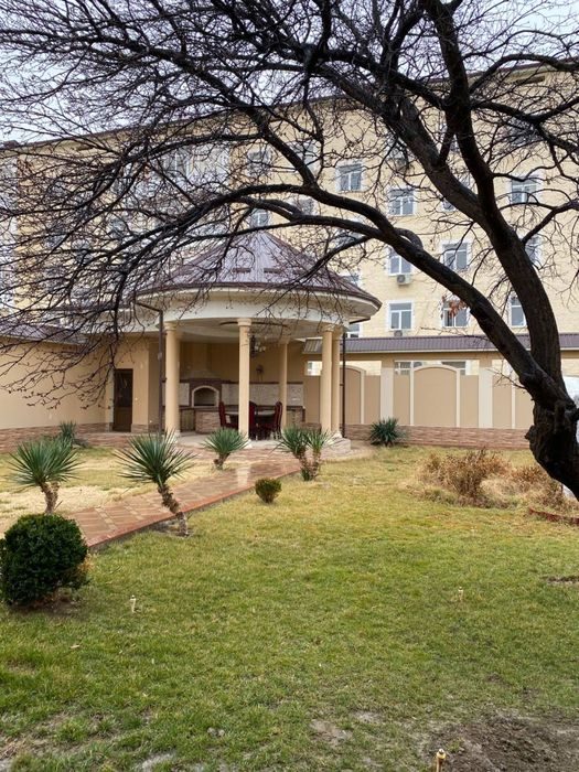 8-room house, 800 m², Navoi, for sale