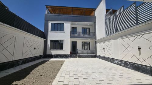 9-xonali kottej, 240 m²