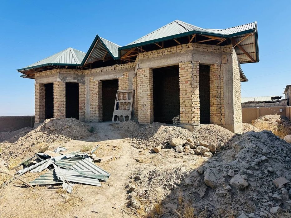 6-room dacha, 600 m², Navoi, for sale