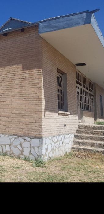 8-xonali uy, 1000 m²