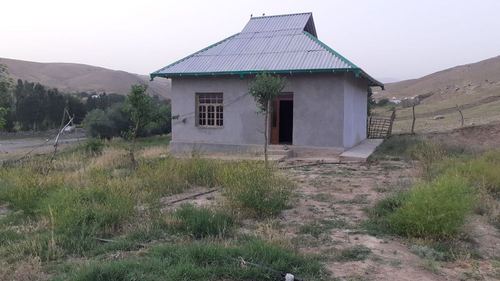 Uchastka sotiladi srochno