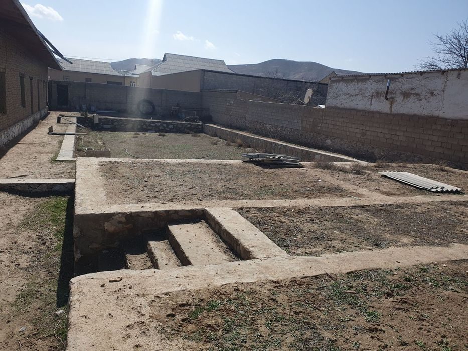 6-room house, 16 m², Нурата, for sale