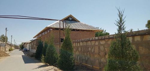5-room house, 8000 m²