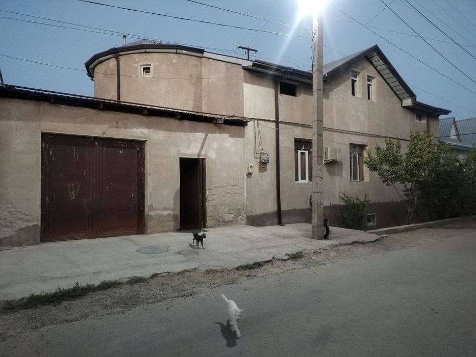 7-room house, 35 m², Bukhara, for sale
