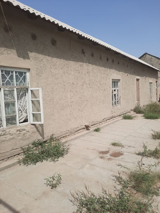 4-room dacha, 1500 m², Bukhara, for sale