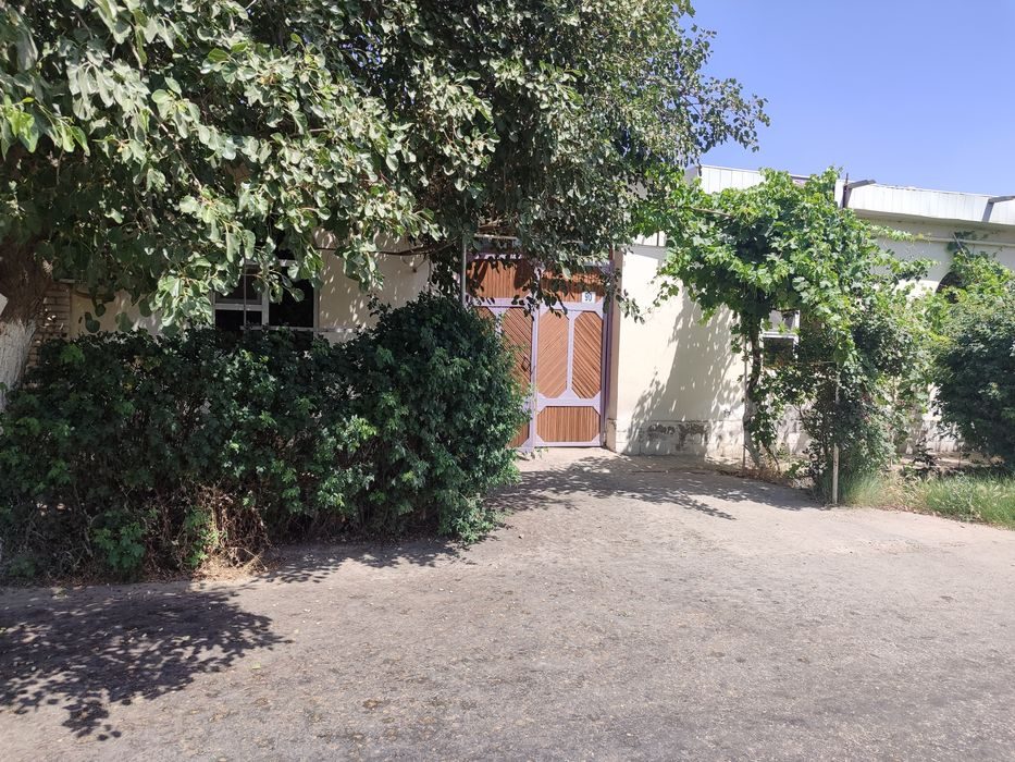 4-xonali uy, 1000 m², Buxoro, sotuvga