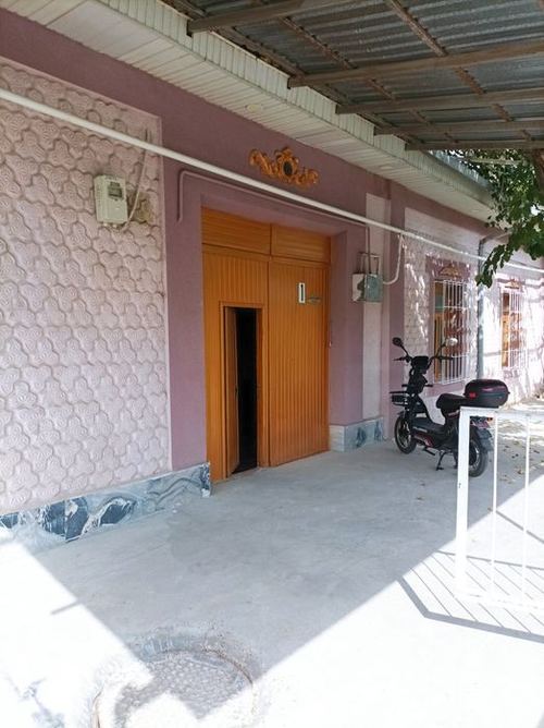 6-xonali uy, 366 m²