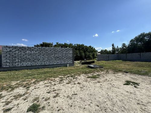 Vobkentda 6 sotix yer va uning tayyor binosi sotiladi