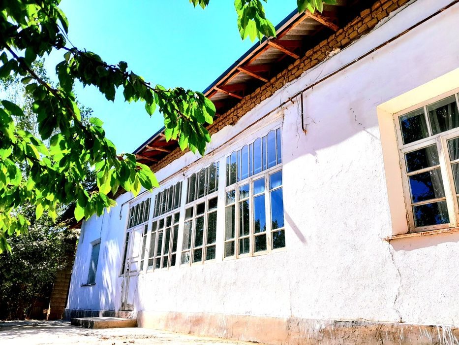 4-xonali uy, 2000 m², Пайарык, sotuvga