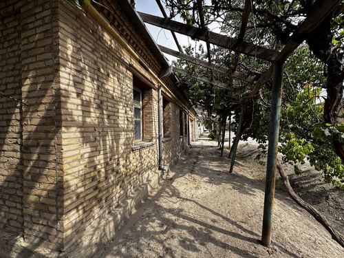 8-xonali dacha, 670 m²