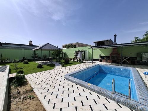3-комнатная квартира, 300 м²