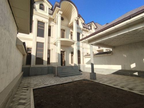5-комнатный коттедж, 300 м²